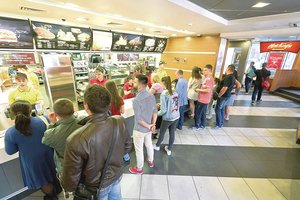 Užkliuvo moksleivių išvykos į „McDonald’s“ – draus ekskursijas  
