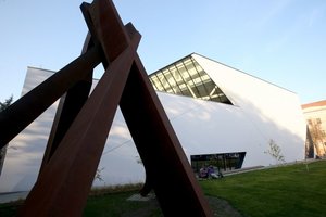 MO muziejuje – diskusija apie Lietuvos pabėgimą iš Rytų Europos