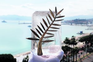 Dėl Auksinės palmės šakelės yra varžęsis vienas lietuviškas filmas