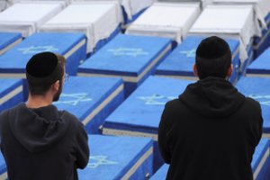 Prabangūs namai iškils ant Holokausto aukų kaulų