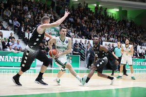  A. Juškevičius pataikė visus šešis tritaškius ir vedė Nantero komanda į triuškinamą pergalę