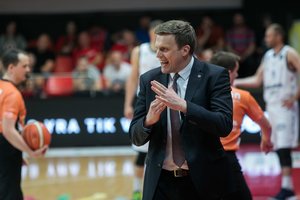 D. Adomaitis šmaikščiai sureagavo į S. Galdiko elgesį: „Jis sužaidė su „Ryto“ marškinėliais“