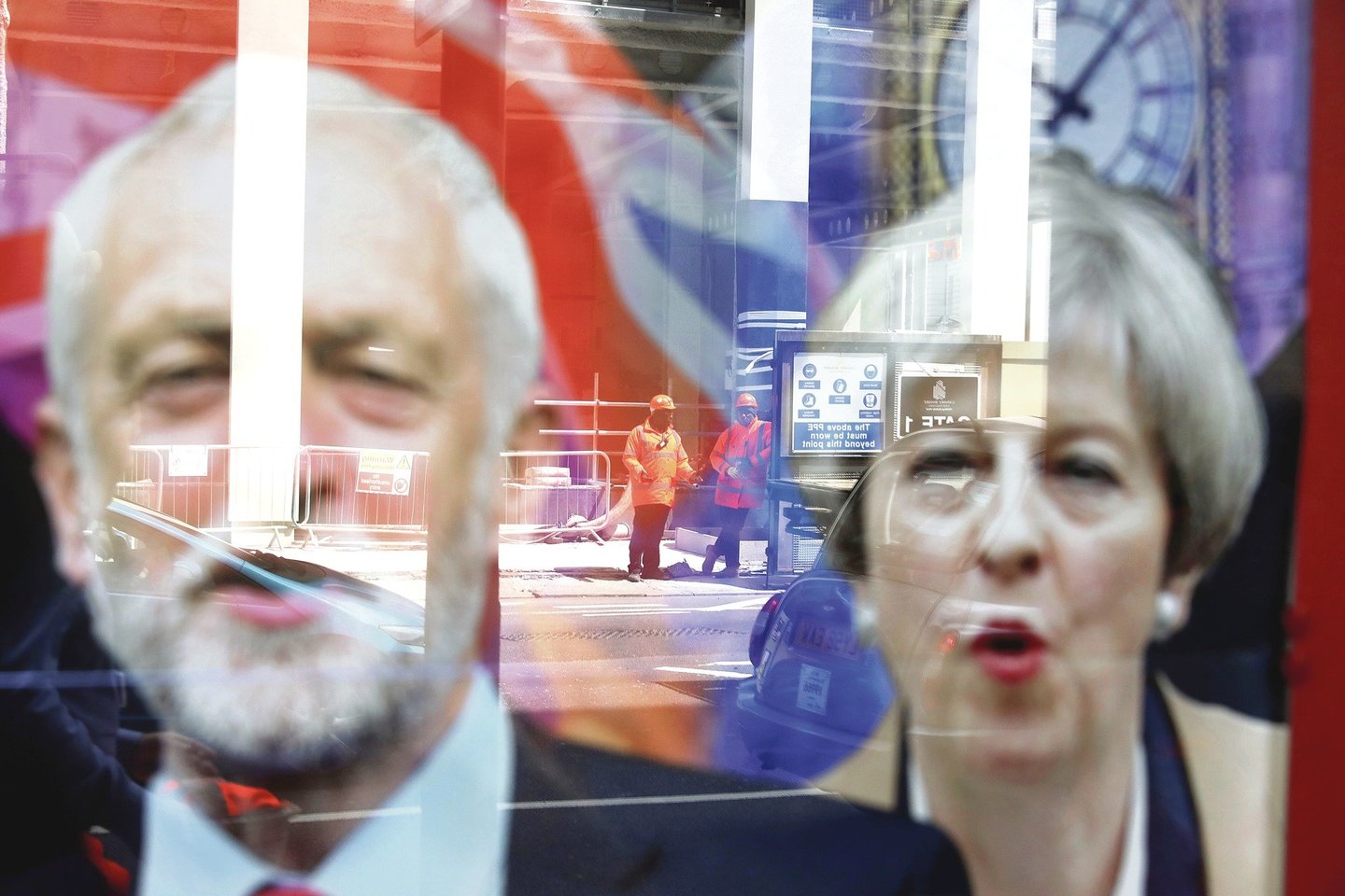 Th.May ir J.Corbynas kovojo tarpusavyje, tačiau jųdviejų nesutarimais ir nesugebėjimu išspręsti politinę krizę pasinaudojo kitos šalies politinės partijos.<br>„Reuters“/„Scanpix“ nuotr.