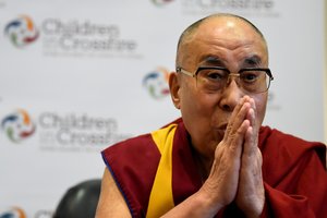 JAV ambasadorius paragino Kiniją užmegzti dialogą su Dalai Lama