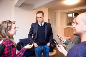 Gabrielius Landsbergis įgėlė Gitanui Nausėdai ir buvo nušvilptas