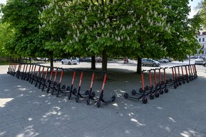 Elektrinių paspirtukų vairuotojai ignoruoja KET