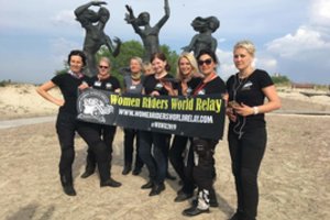 Lietuvoje apsilankė pasaulinio motociklininkių turo dalyvės – jos vykdo svarbią misiją