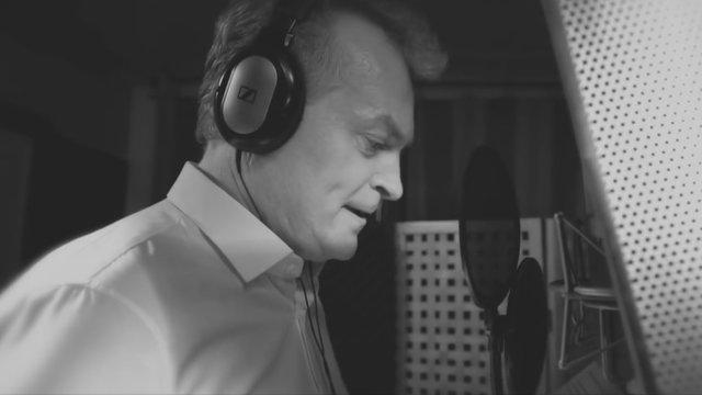 Dainuojantis G. Nausėda užkariavo internetą: atliko labai populiarią dainą