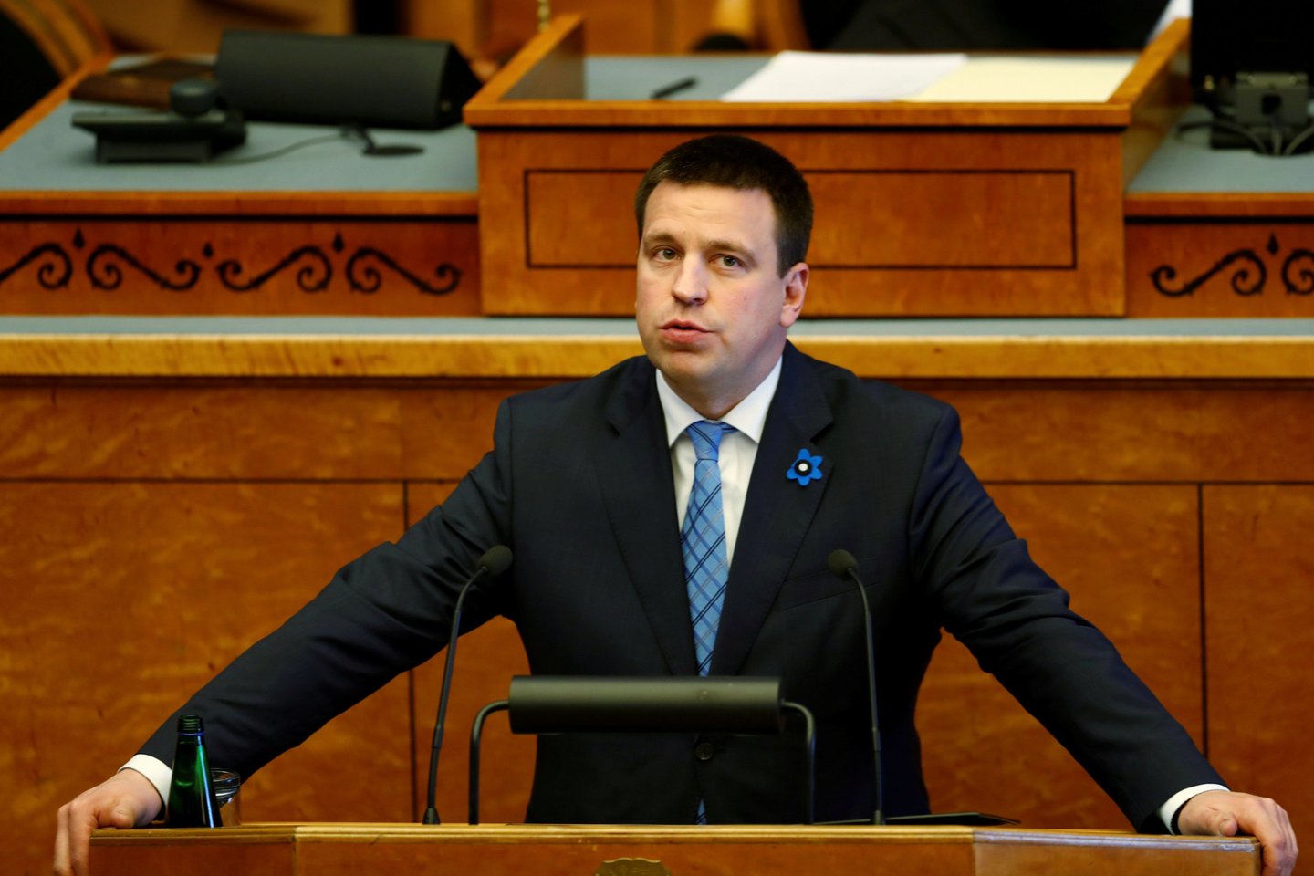 J.Ratas pridūrė, kad akcizų tarifai tabako gaminiams ir toliau didės, tačiau šis didinimas bus laipsniškesnis nei buvo numatyta iš pradžių.