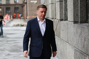 Į R. Karbauskio kvietimą dėtis prie valdančiųjų „tvarkiečiai“ ir LLRA neskuba atsakyti