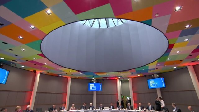 ES vadovai: postus turi dalintis vyrai ir moterys, Rytai ir Vakarai