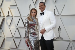 49-erių Jennifer Lopez papasakojo, kaip ruošiasi vestuvėms: laukia dar vienas svarbus įvykis