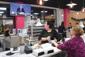 Palaikymas tirpsta akyse: V. Putinui pritaria, bet juo nepasitiki