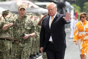 Spauda: „Baltieji rūmai norėjo, kad D. Trumpas nematytų laivo „USS John McCain“