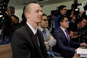 Ekvadoro teismas nepaleido už užstatą su J. Assange'u siejamo programišiaus