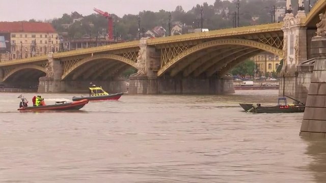 Tragedija pačioje Vengrijos sostinės širdyje – turistai pradingo su laiveliu