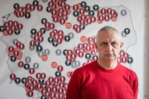 Lenkijos kunigų pedofilijos aukų gynėjas atsistatydino