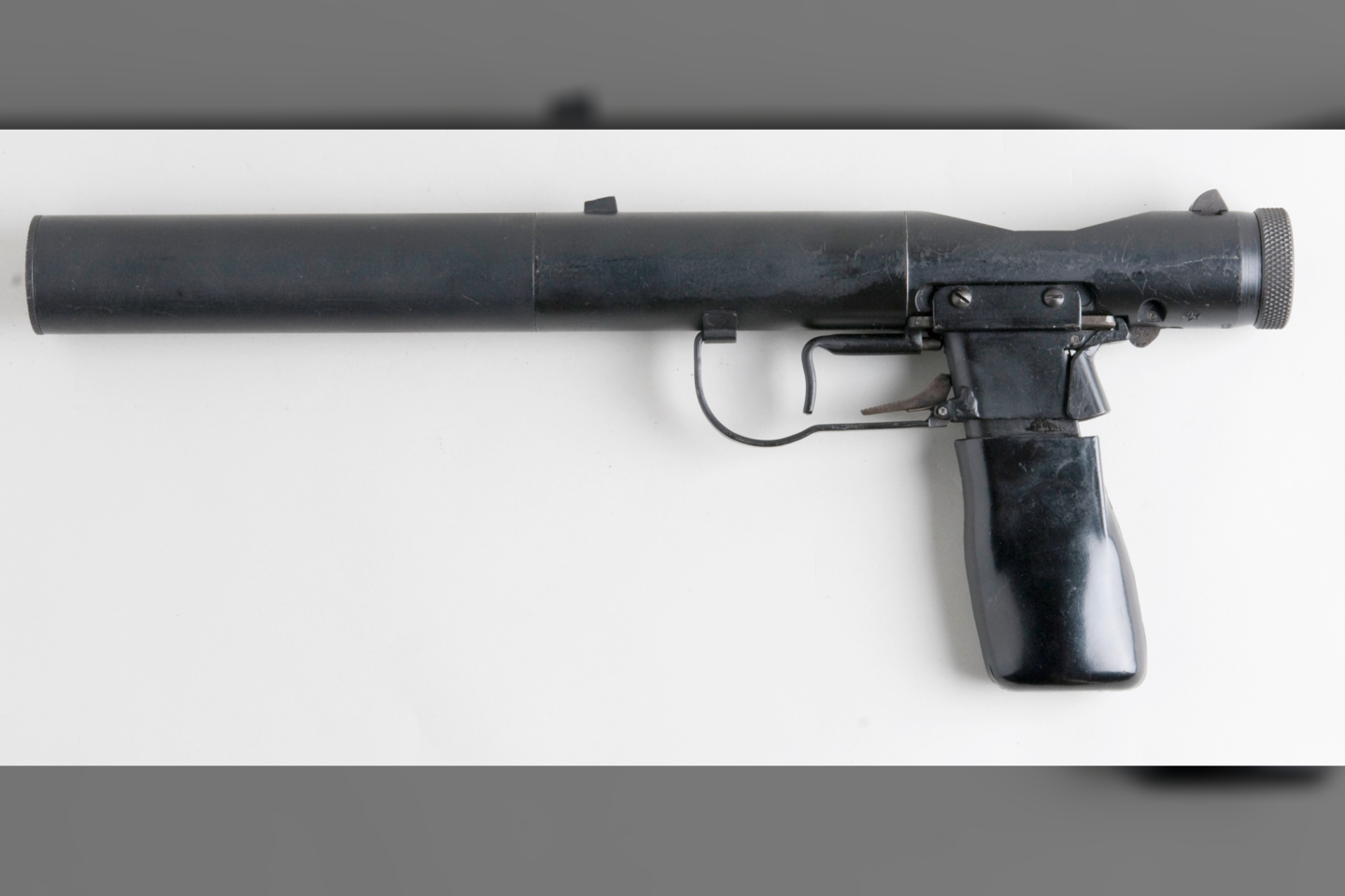 Šis 9 mm pistoletas buvo toks slaptas, kad jo korpusas net nebuvo žymimas gamintojo ar šalies žymomis.