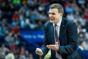 D. Adomaitis metė akmenį į savo žaidėjų daržą: „Kartais jie bėgioja mediniais veidais“