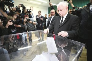 Opozicija aiškinasi pralaimėjimo priežastis: kaltina paradą