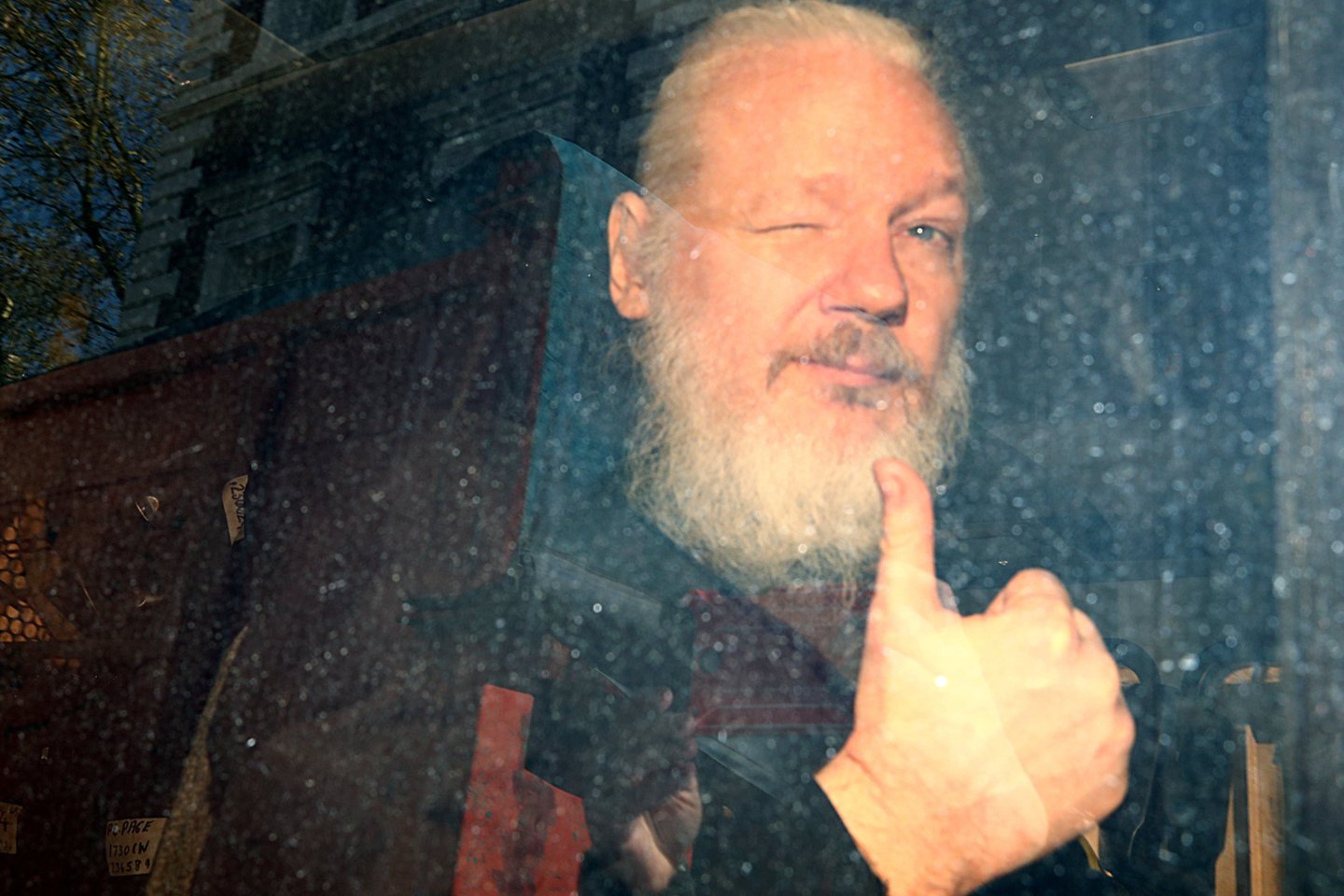 Vyriausybių paslaptis viešinančio tinklalapio „WikiLeaks“ įkūrėjas Julianas Assange'as patyrė ilgalaikį „psichologinį kankinimą“, penktadienį pareiškė Jungtinių Tautų žmogaus teisių ekspertas.<br>Reuters/Scanpix nuotr.