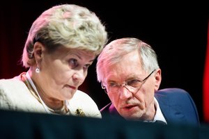 „Socdarbiečiai“ su kitomis frakcijomis žada tartis dėl rentų parlamentarams įteisinimo