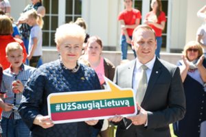 Prekybos tinklui „Lidl“ – padėka iš Prezidentės rankų