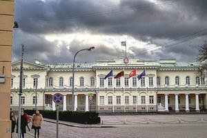 Iš prabilusių prokurorų lūpų – žaibai į Prezidentūrą