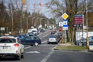 Teisininkai: pavėžėjams negalima drausti kelionės metu pakeisti kainos