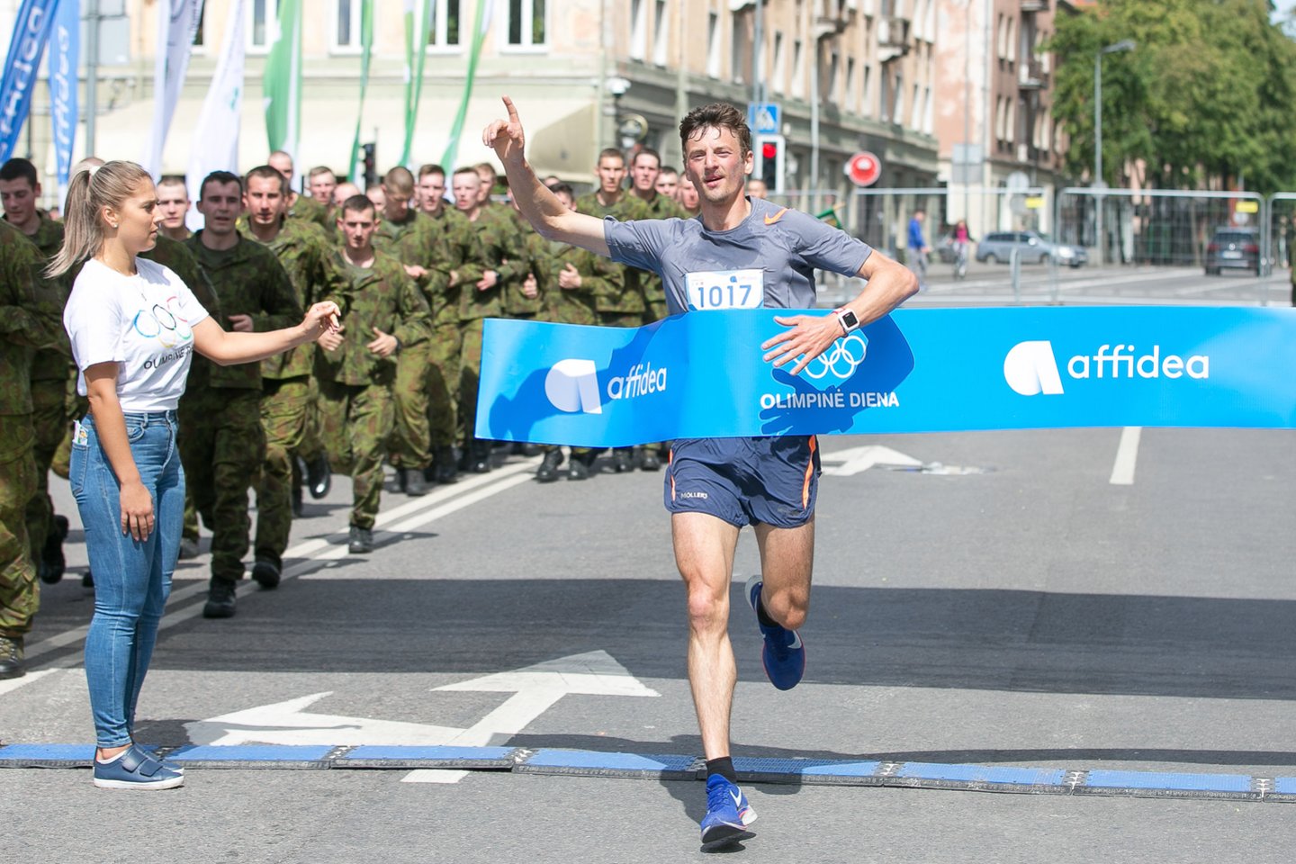 Profesionalai varžėsi 10 km nuotolyje.