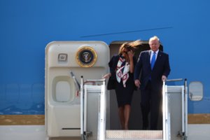 D. Trumpas atskrido į Jungtinę Karalystę
