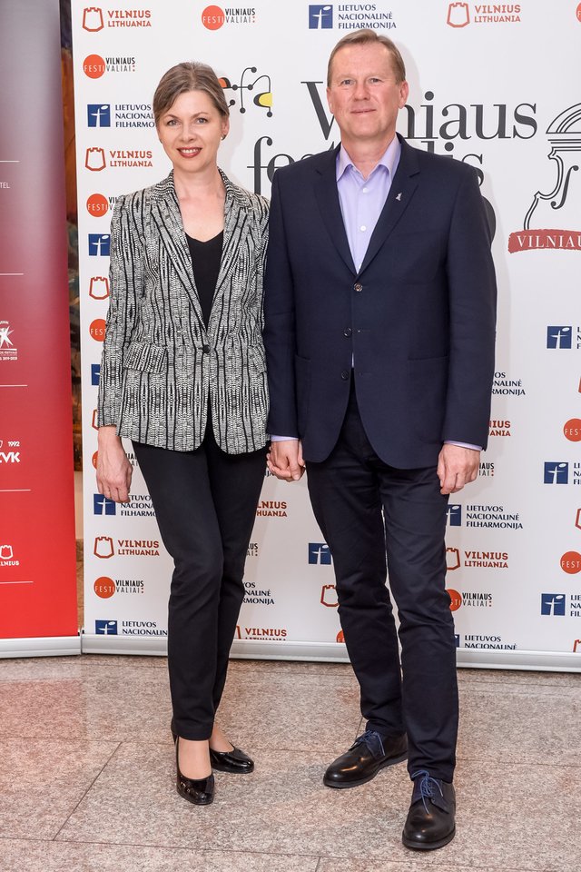 Lietuvos nacionalinės filharmonijos generalinė direktorė Rūta Prusevičienė su vyru Justinu.<br> D.Umbraso nuotr.