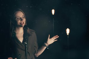 Ieva Narkutė pristato dainos „Šviesos“ vaizdo klipą: netaupykim jausmų energijos 