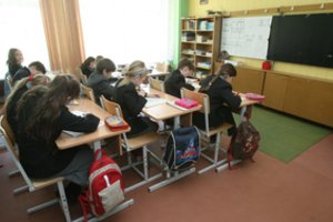 Svarbi žinia iš ministerijos: per karščius pamokos gali būti trumpesnės
