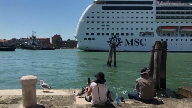Po laivo avarijos Venecijoje – vietinių pyktis: kruiziniai laivai kelia grėsmę