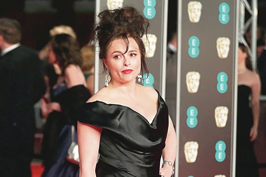 Holivudo aktorė susižavėjo į sūnus tinkančiu vyru: juodu atrodo laimingi