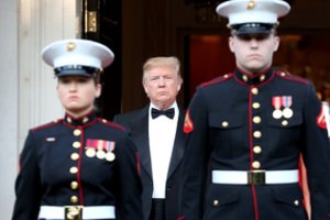 Donaldas Trumpas Londone susitiko su „Brexit“ šalininkais