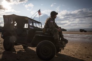 Pasaulio lyderiai ir veteranai mini sąjungininkų pajėgų išsilaipinimo Normandijoje metines