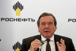Buvęs Vokietijos vadovas G.Schroederis toliau vadovaus „Rosneft“