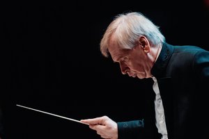 Po birželio dangumi – genijaus meistrystė