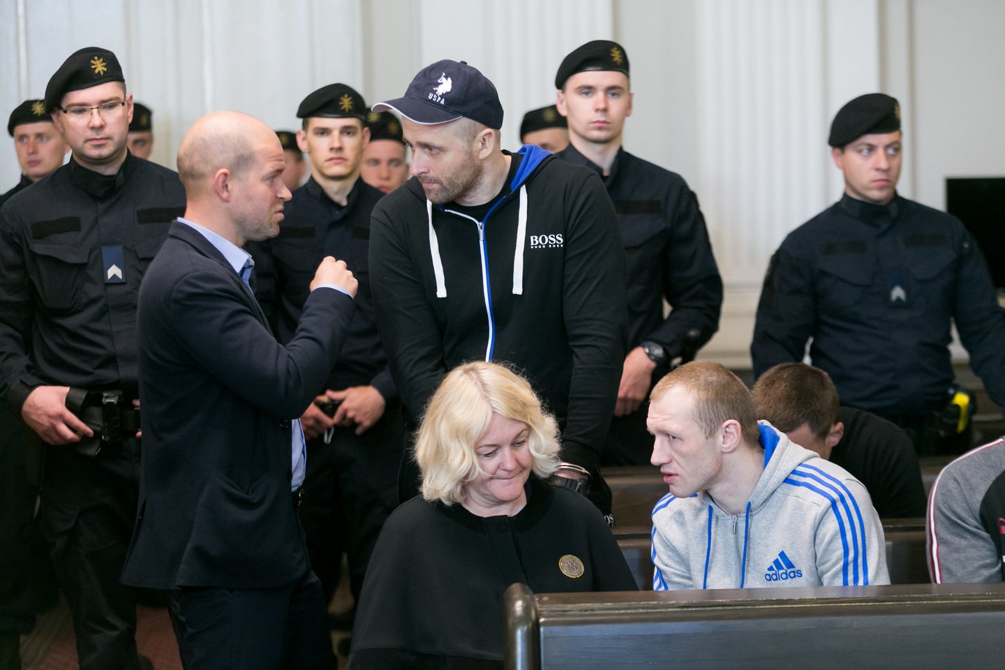 Iš Lukiškių iškelti teisiamieji į teismą vežiojami iš skirtingų Lietuvos miestų.<br>T.Bauro nuotr.