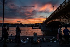 Budapešte iš nuskendusio laivo ištraukti 13-tos aukos palaikai