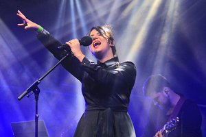 Žagarės vyšnių festivalyje – žvaigždžių gausa