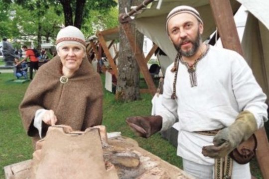 Šilutėje kvepėjo šimtametė duona, ūkininkas virė muilą