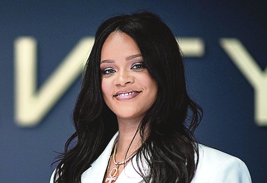 Turtingiausiai atlikėjai Rihannai turtus sukrovė ne tik muzika 