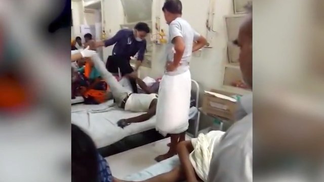 Pagalbos ligoninėje nesulaukė: vyras gavo per galvą ir buvo išsiųstas namo