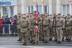 Teismas: kariuomenė nepagrįstai reikalavo žalos atlyginimo kastuvėlių pirkimo byloje