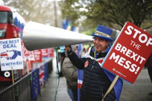 „The Times“: ES planuoja dar kartą atidėti „Brexit“ – iki 2020 metų pavasario