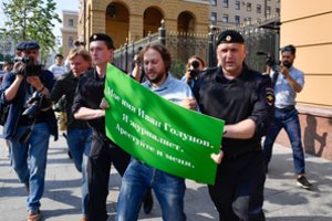 Maskvos policija sulaikė naujo protesto prieš žurnalisto I. Golunovo areštą dalyvių