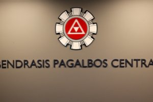 Kelmės r. apsivertus traktoriui prispaustas žmogus